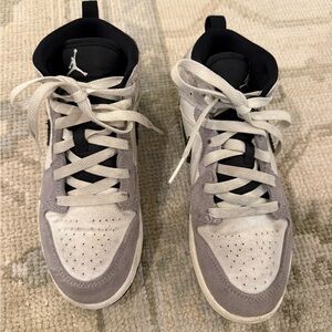 Nike Kids Air Jordan 1 Mid SE Craft cement Gray and black Sneakers